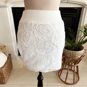 Anthropologie Tini Lili White Rosette Lace Mini Skirt
